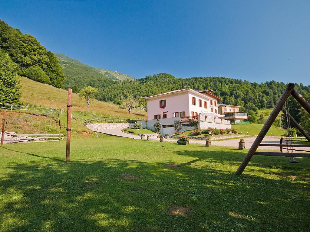Albergo Alpino Da Tullio Avio Exterior photo